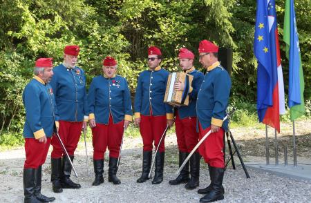 OTVORITEV GARDEROB NK RAKEK 05 FOTO LJUBO VUKELIČ